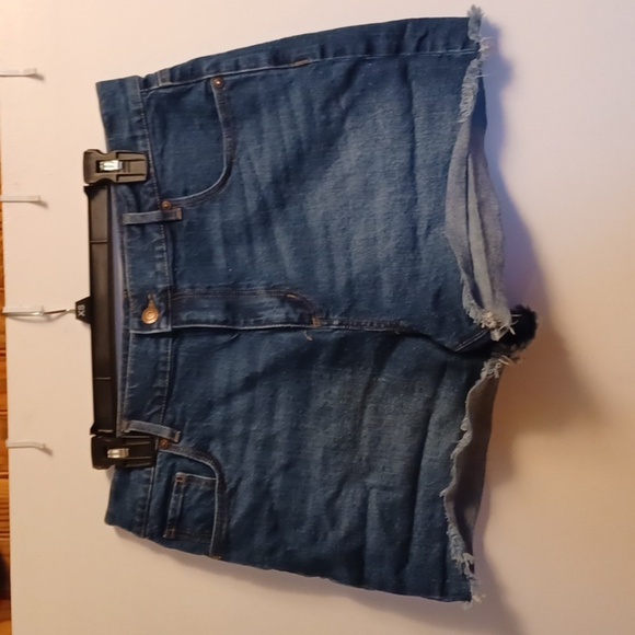 LOFT, WOMENS SHORTS, SIZE 31/12 - Picture 3 of 9